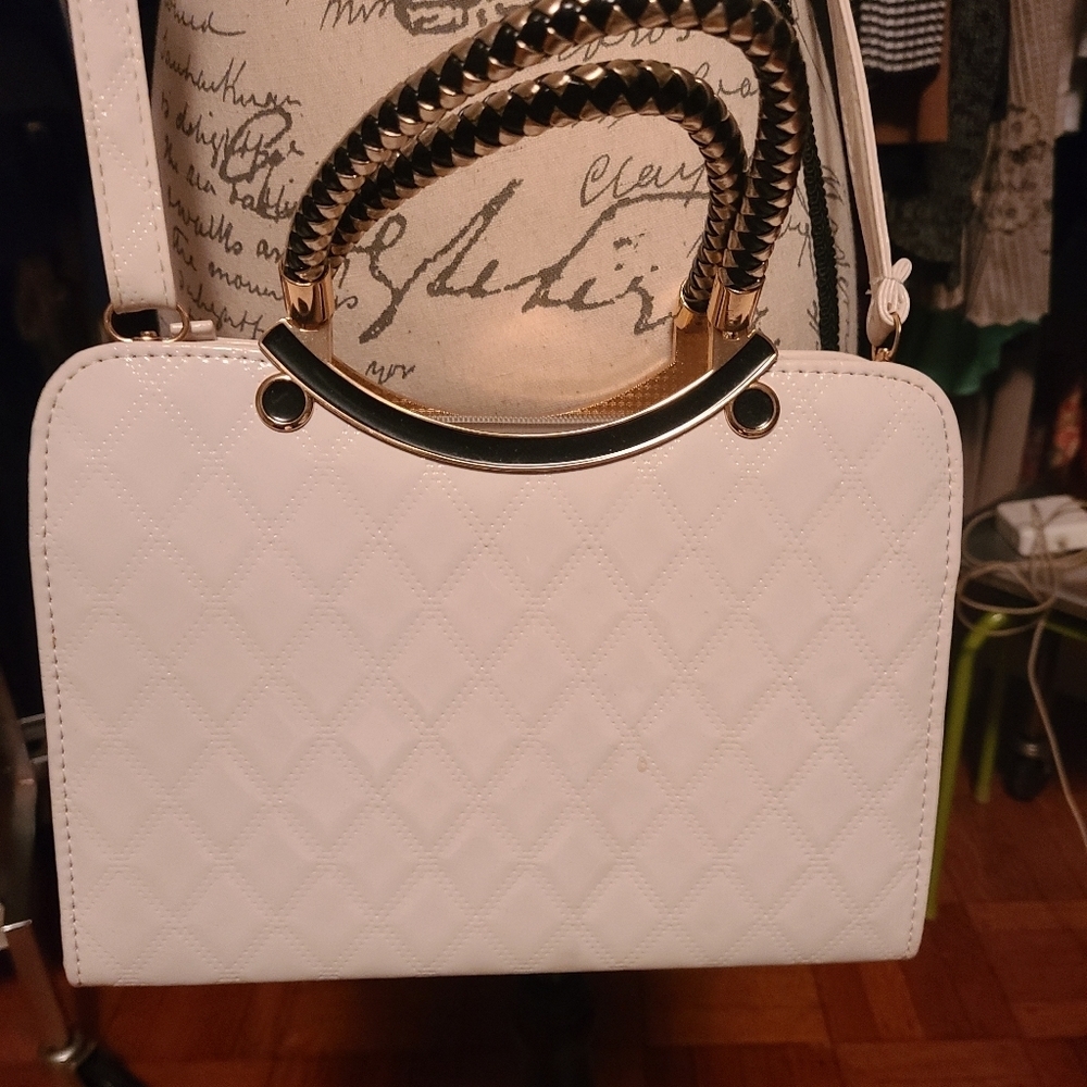White crossbody/shoulder bag/handbag hp🔥🔥🔥🔥 - Picture 8 of 10